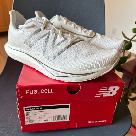 New Balance Fuelcell Rebel v3 - New with box - Men's 12 D - Picture 1 of 11